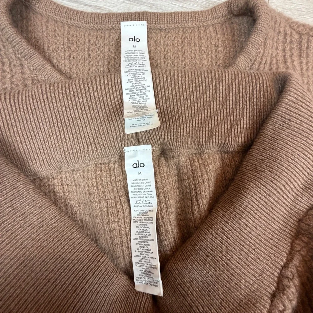 Alo Yoga Cashmere Waffle Knit Set Toasted Almond Crop Top High Waist Pants Sz M
